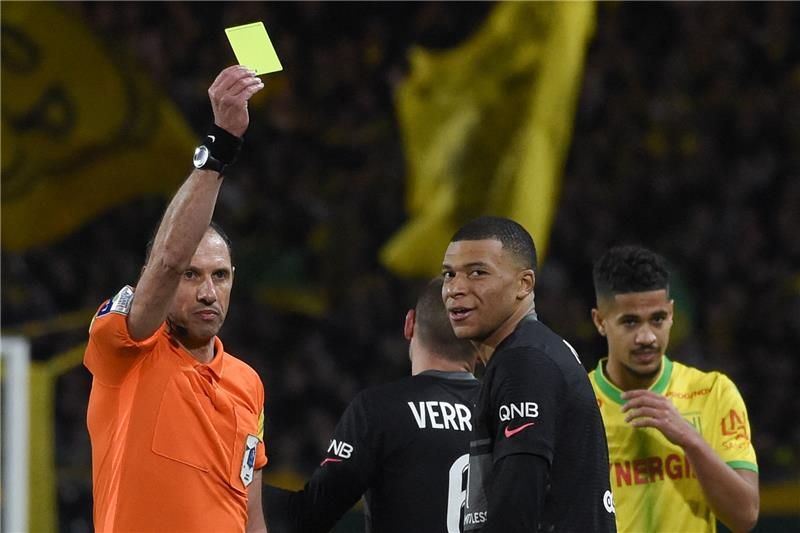 حكم مباراة باريس ونانت