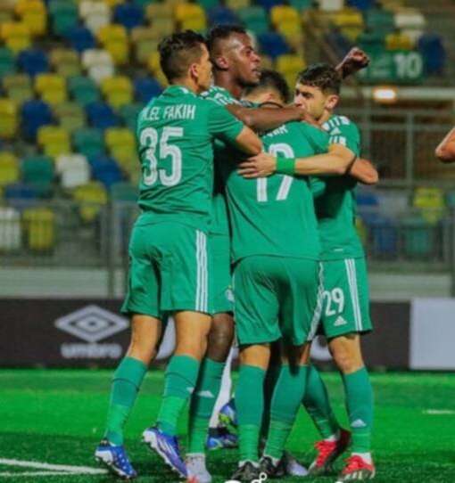 لاعبو الأهلي طرابلس