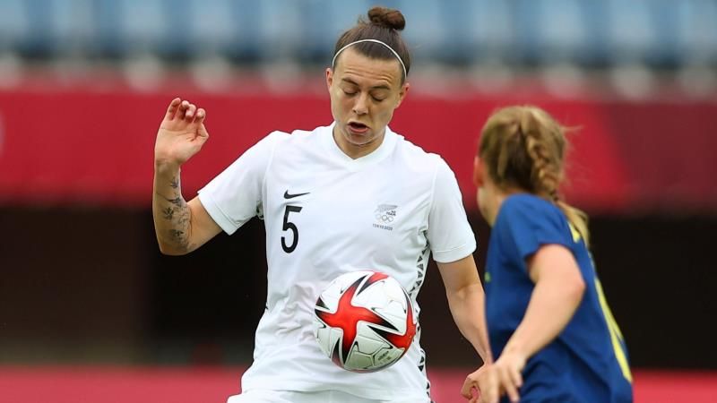 ميكايلا مور 