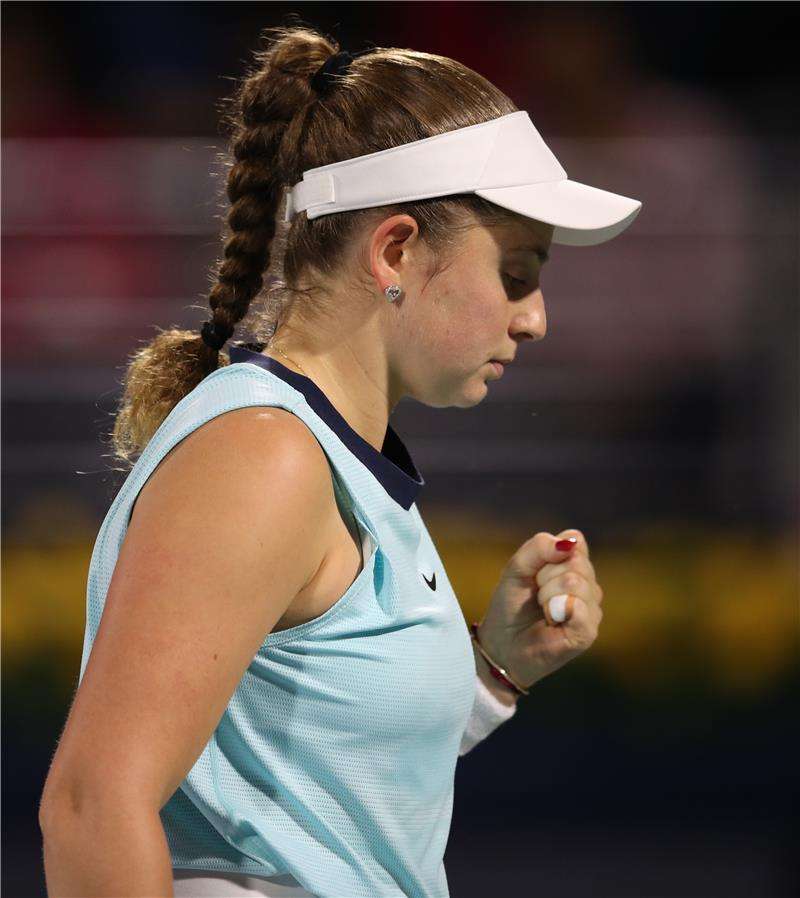 يلينا أوستابنكو 