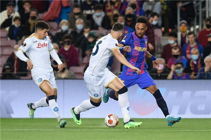 من مباراة الذهاب بين برشلونة ونابولي