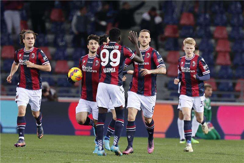 لاعبو بولونيا 