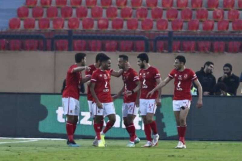 لاعبو الأهلي