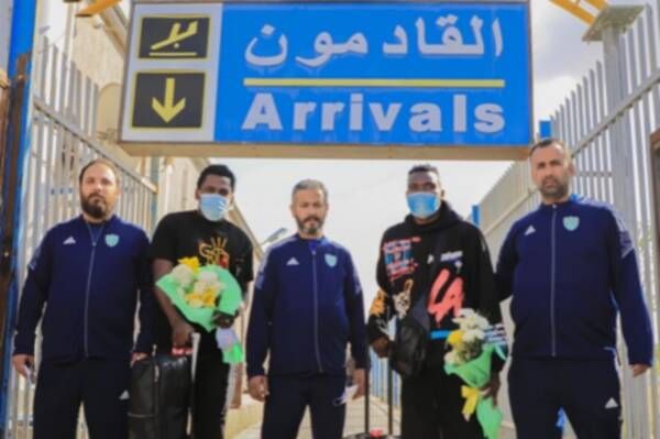 من وصول اللاعبين