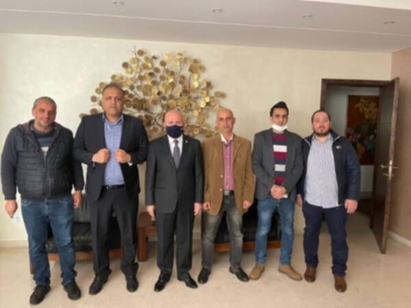 أعضاء الحملة مع رئيس الاتحاد