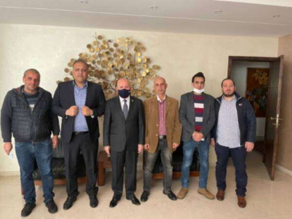 أعضاء الحملة مع رئيس الاتحاد