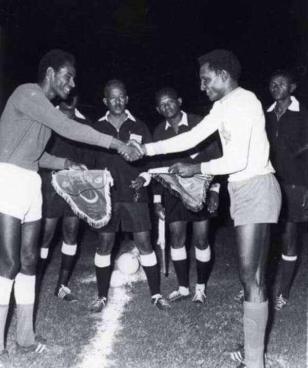 قاقارين في إحدى مباريات الديربي