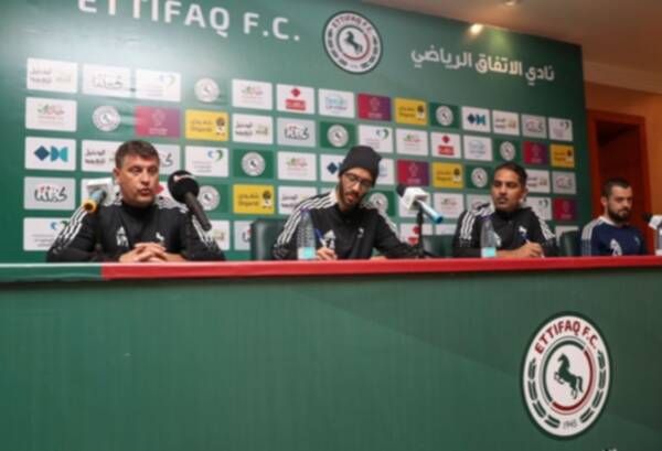 فلادان من المؤتمر الصحفي