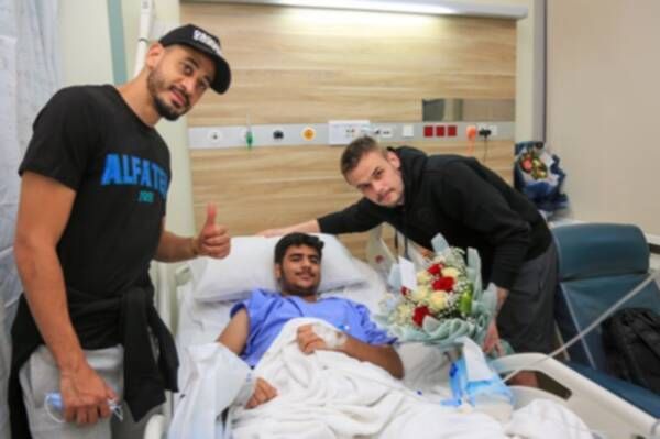 باتنا وماكسيم مع المشجعين