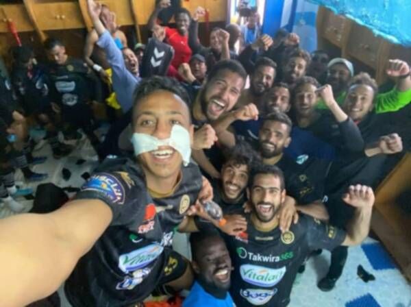 محمد جمعة يحتفل بعد نهاية اللقاء