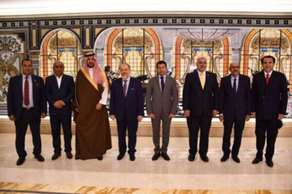 من الافتتاح