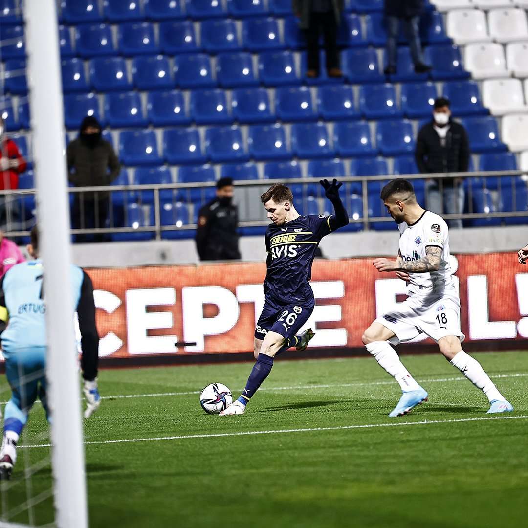 من اللقاء (نقلا عن حساب فنربخشة على تويتر)