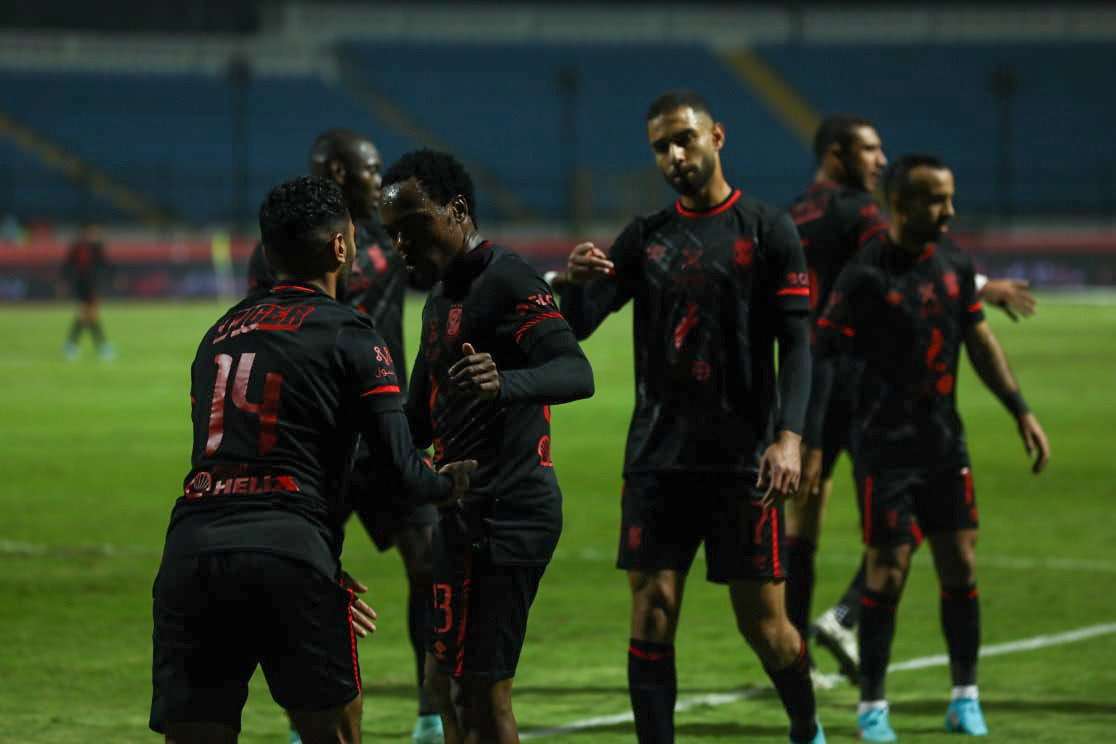 لاعبو الأهلي 