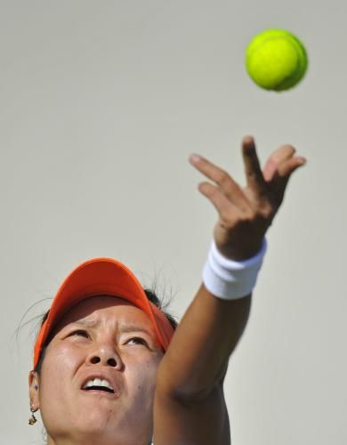 2011-06-142011-06-14t173120z_01_tob520_rtridsp_3_tennis-womens-eastbourne_reuters