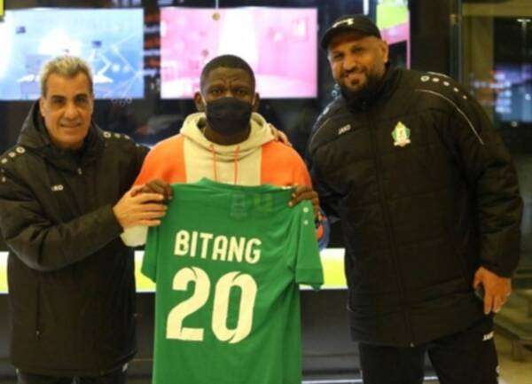 كلارينس برفقة ممثلي الوحدات