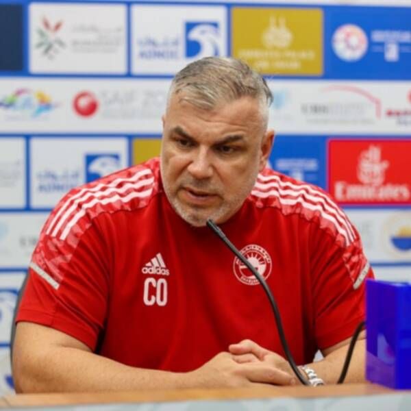 مدرب الشارقة