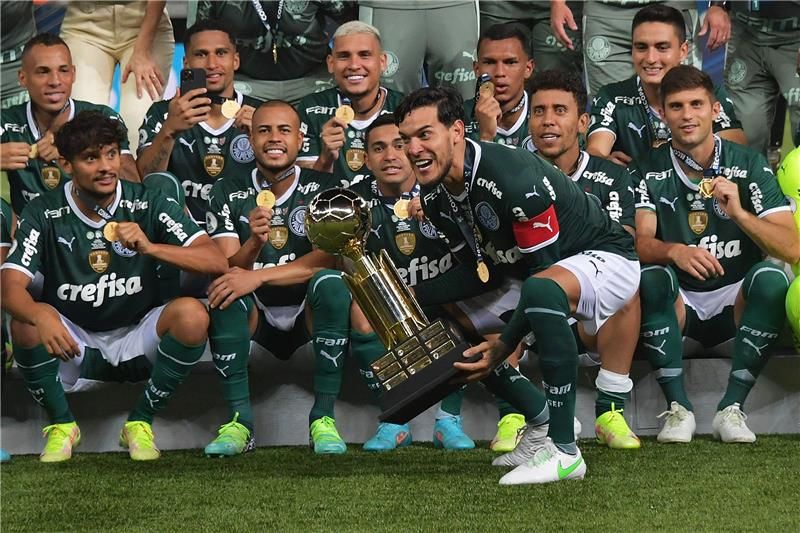 من مراسم التتويج