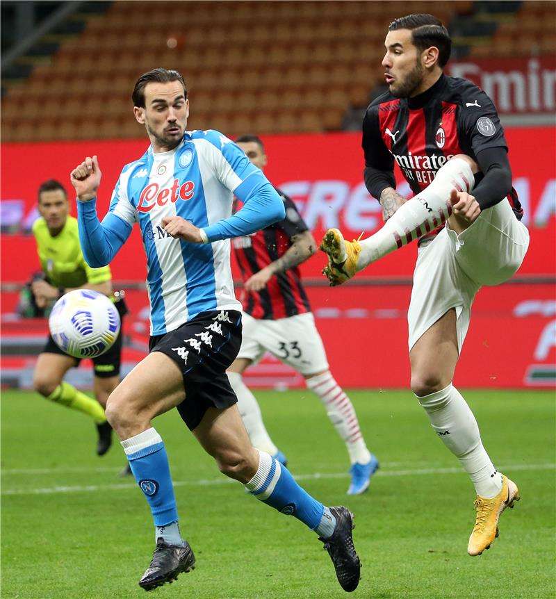 من لقاء سابق بين ميلان ونابولي