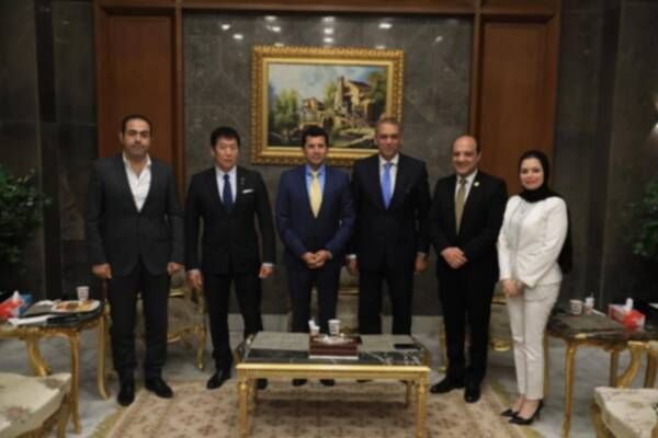 وزير الرياضة مع رئيس الاتحاد المصري