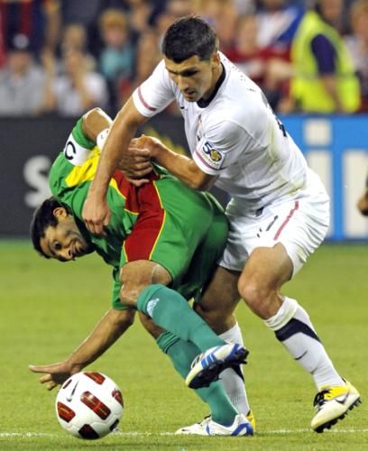 2011-06-152011-06-15t032456z_01_kac13_rtridsp_3_soccer-concacaf_reuters