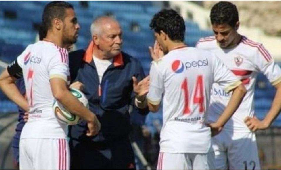 فيريرا مع لاعبي الزمالك - أرشيفية