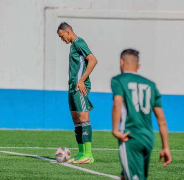 لاعبو الأهلي طرابلس