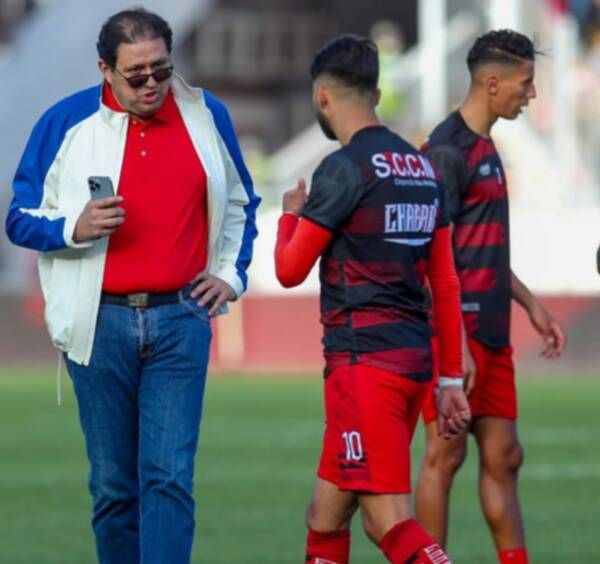 هشام أيت منا