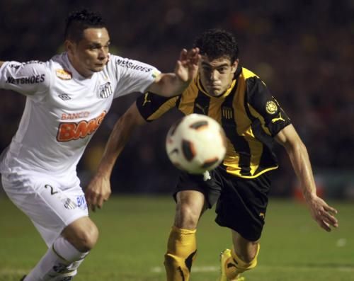 2011-06-162011-06-16t015324z_01_bas106_rtridsp_3_soccer-latam-libertadores_reuters