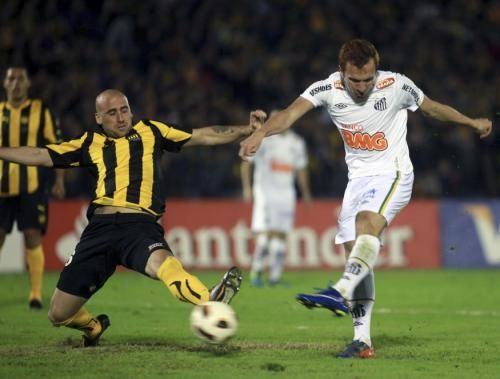 2011-06-162011-06-16t023426z_01_bas122_rtridsp_3_soccer-latam-libertadores_reuters