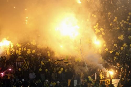 2011-06-162011-06-16t015847z_01_bas106_rtridsp_3_soccer-latam-libertadores_reuters