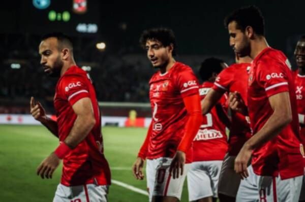 لاعبو الأهلي