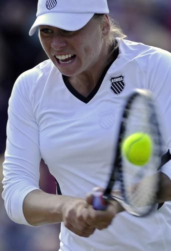 2011-06-162011-06-16t174629z_01_djm124_rtridsp_3_tennis-women-eastbourne_reuters