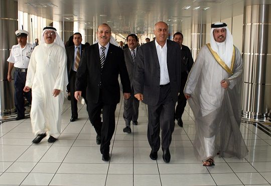 الشيخ أحمد بن حمد آل خليفة يستقبل الرجوب