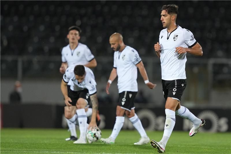 لاعبو فيتوريا جيمارايش