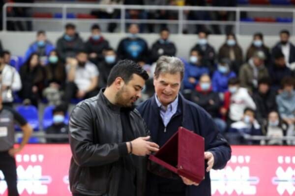 قلعاوي يكرم نديم حكيم