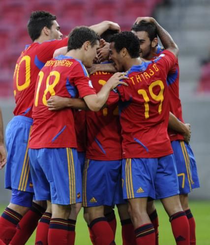 2011-06-192011-06-19t210556z_01_sin805_rtridsp_3_soccer-euro21_reuters