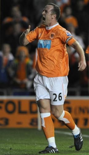 2010-11-01t202309z_01_nvr02_rtridsp_3_soccer-england_reuters