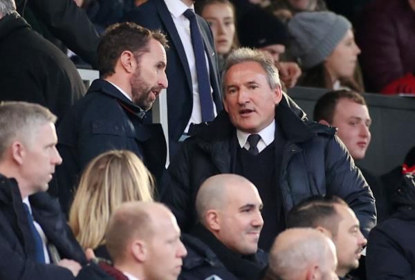 تشيكي بيجيريستين ومدرب إنجلترا ساوثجيت