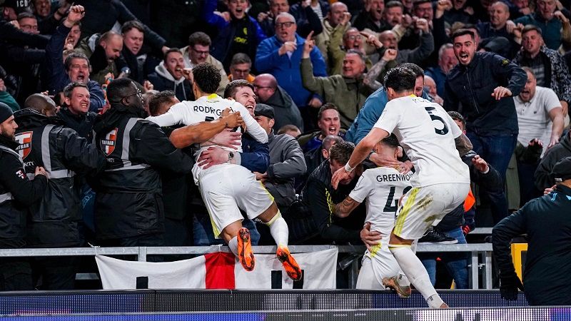 من اللقاء (نقلا عن حساب ليدز علي تويتر)