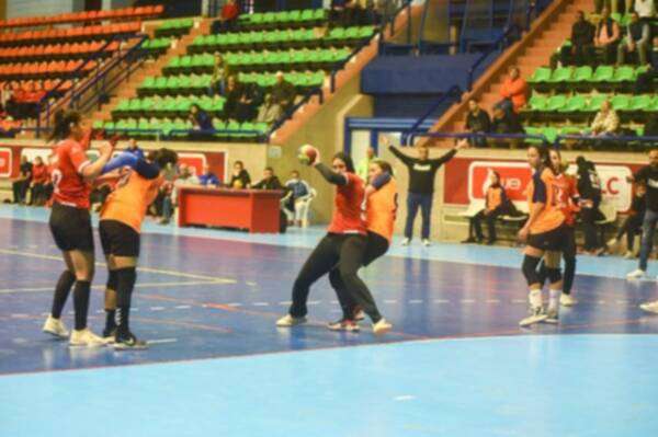 من لقاء الأهلي والشمس