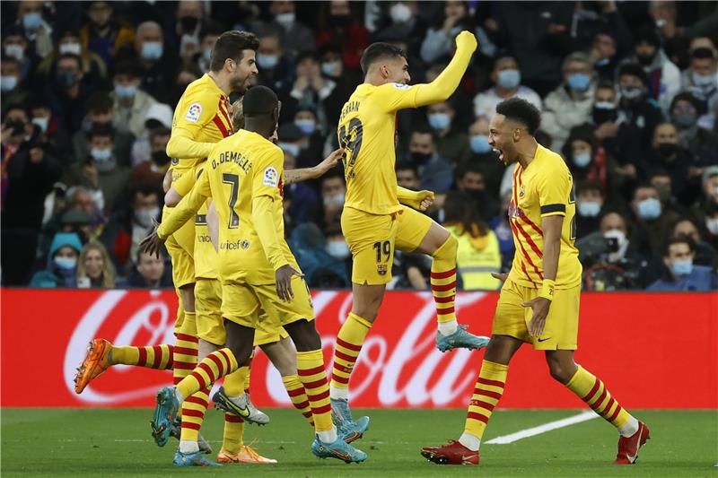 فرحة لاعبي برشلونة