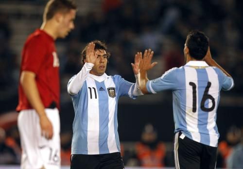 2011-06-202011-06-20t232154z_01_ast129_rtridsp_3_soccer-friendly_reuters