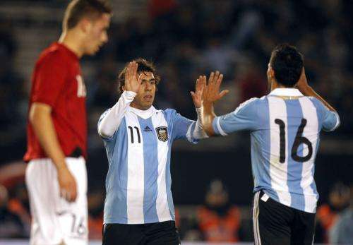 2011-06-202011-06-20t232154z_01_ast129_rtridsp_3_soccer-friendly_reuters