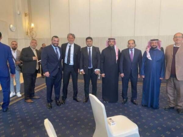 من الاجتماع