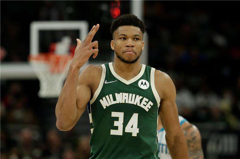 جيانيس أنتيتوكونمبو