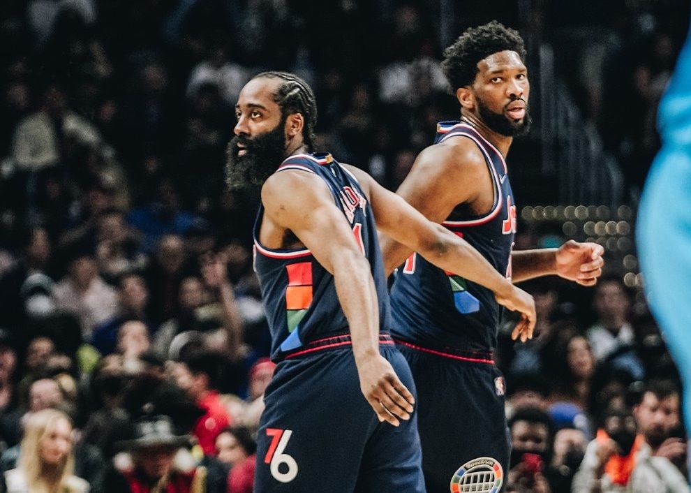 لاعبو سفنتي سيكسرز