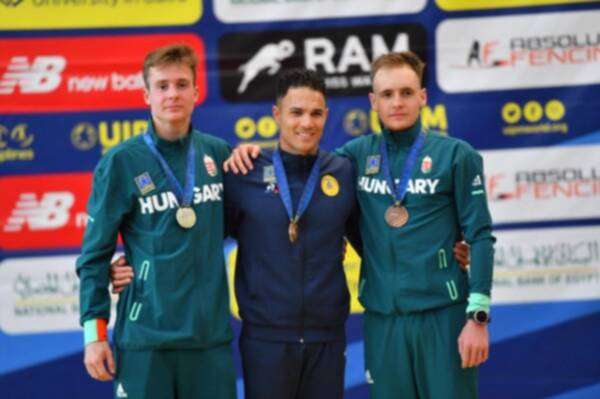 جانب من التتويج