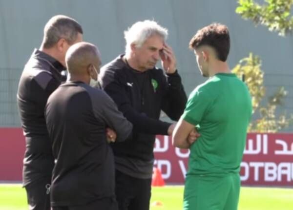 الزلزولي مع مدربه وحيد خليلوزيتش