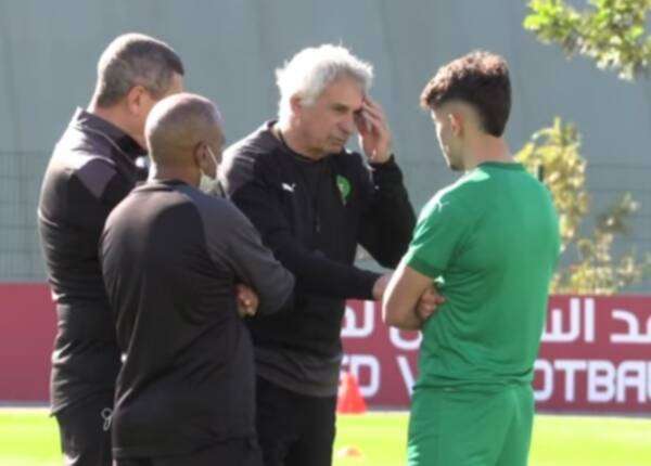 الزلزولي مع مدربه وحيد خليلوزيتش