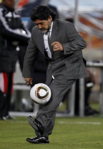 2010-06-22t190946z_01_wcc434_rtridsp_3_soccer-world_reuters